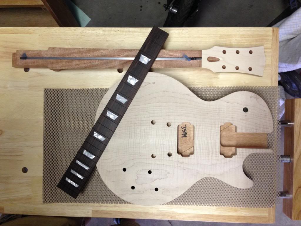 レスポール　Precision guitar  kits　自作 DIY レスポールPrecision guitar kits自作 DIY